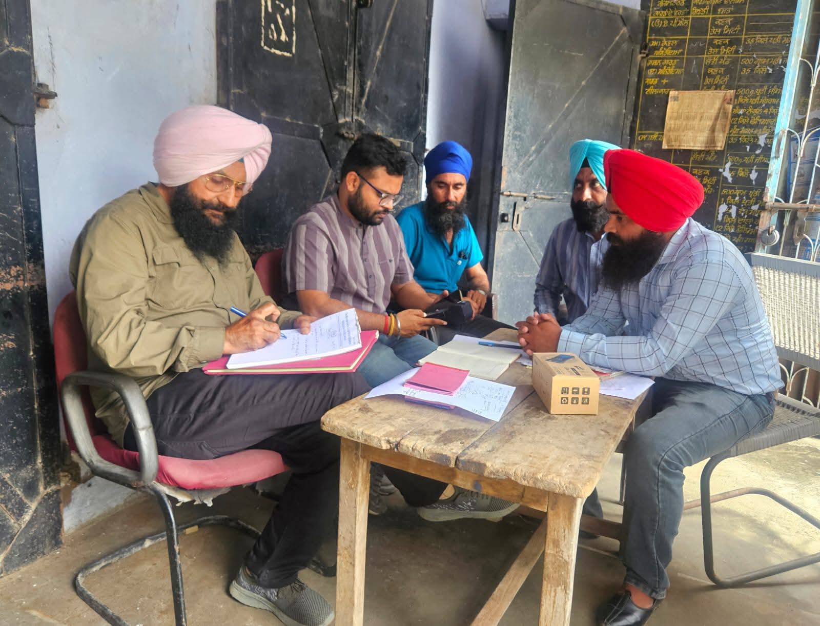 Strict action by the Agriculture Department regarding the excessive sale of urea in Hoshiarpur district.